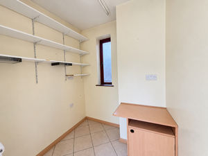 Photo 25- click for photo gallery